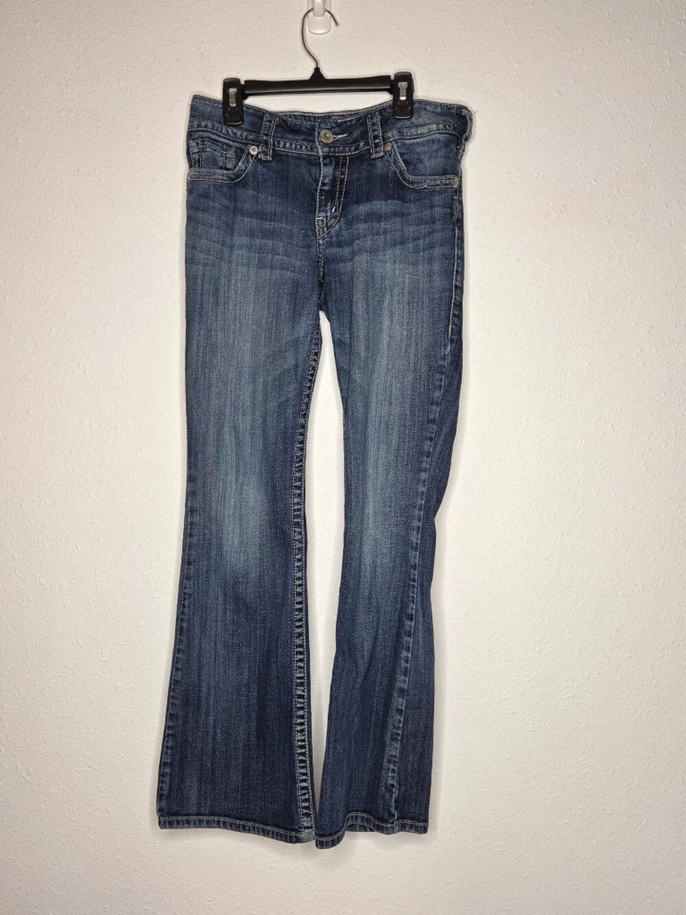 Silver Jeans Co. Women's Suki Classic Button Curvy Bootcut Jeans Indigo